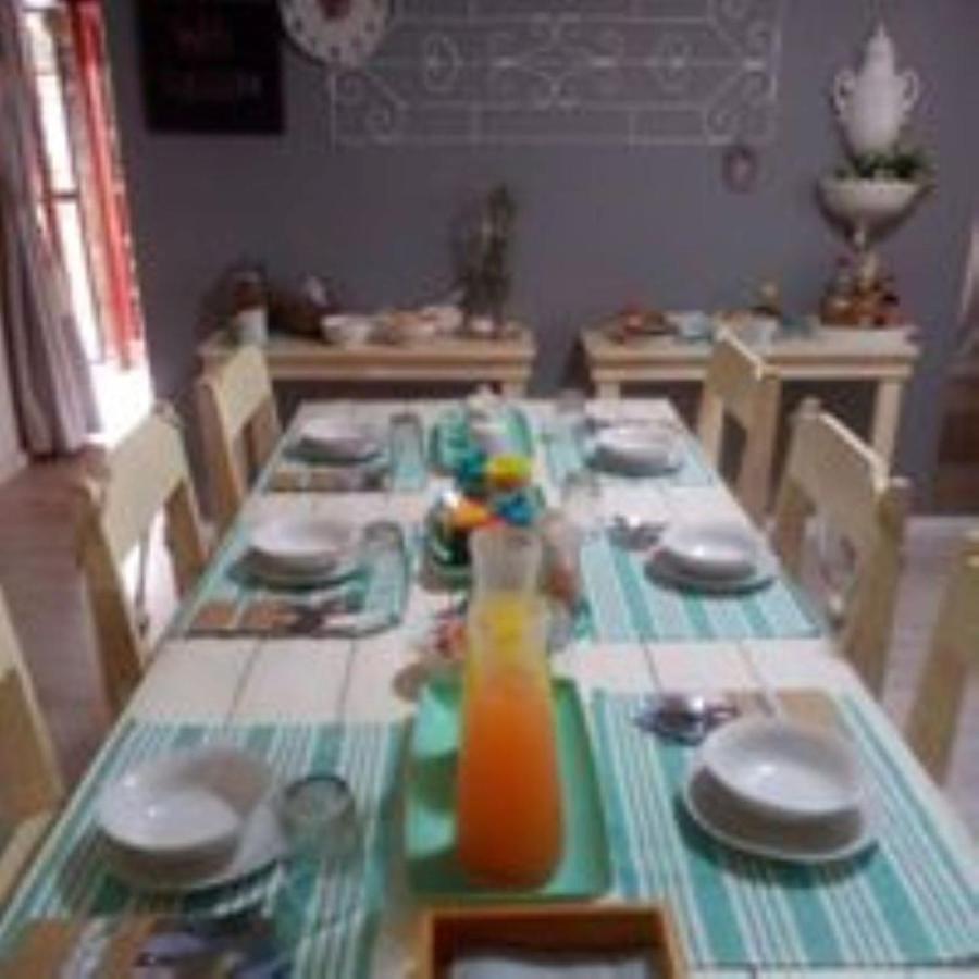 57 On Wellington Accommodation Colchester Extérieur photo